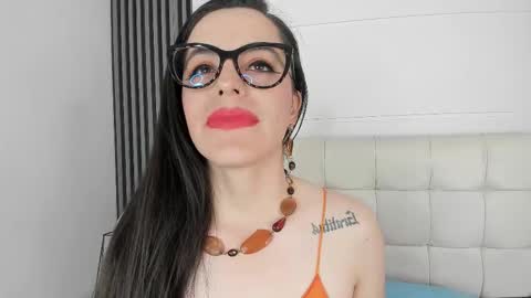 Isis Noir online show from 4, 11, 2025