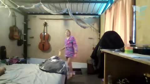 Isis SUN online show from 15, 2, 2026