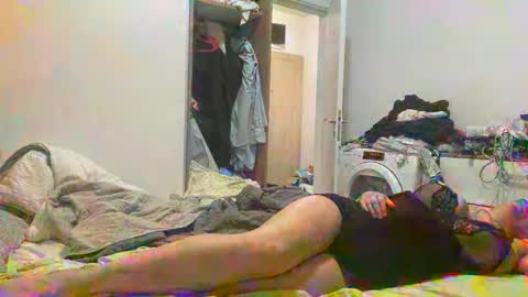 Snapshot of iskrenv chatting on 17, 11, 2025 iskrenv online show from 17, 11, 2025