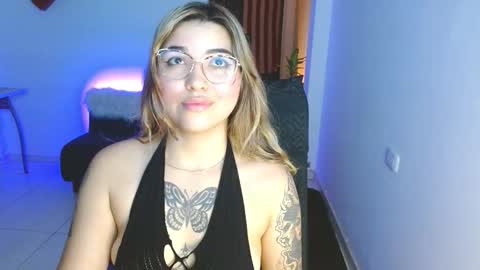 Snapshot of isla_bonitaa chatting on 28, 9, 2025 isa online show from 28, 9, 2025