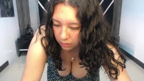 Snapshot of isla_ch chatting on 14, 7, 2026 isla_ch online show from 14, 7, 2026