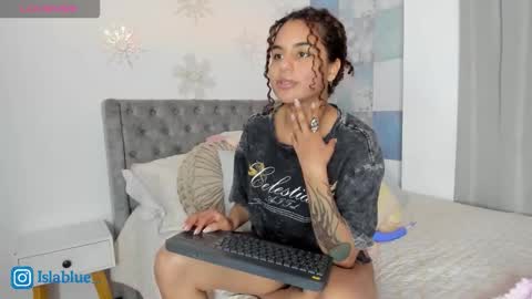 Isla Blue online show from 18, 1, 2026