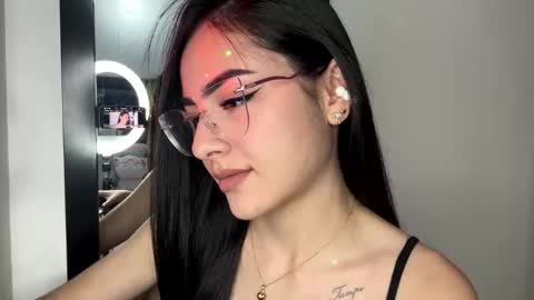 Snapshot of islacole chatting on 25, 10, 2025 Cute Isla  online show from 25, 10, 2025