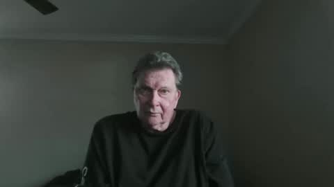 island625103 online show from 19, 4, 2026