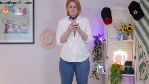 Lou  Peaches online show from 5, 4, 2026