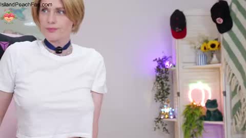 Lou  Peaches online show from 5, 7, 2026