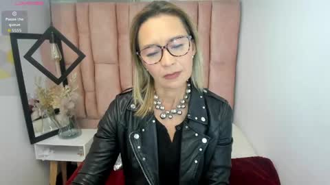 ISSA MILF online show from 26, 5, 2026