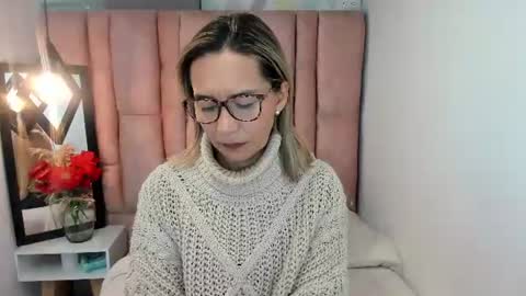 ISSA MILF online show from 23, 7, 2026