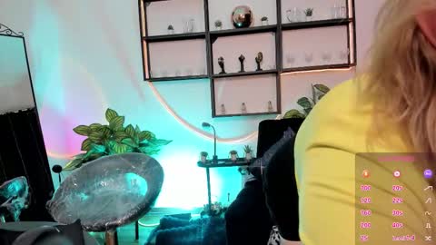 Issabel online show from 1, 12, 2025