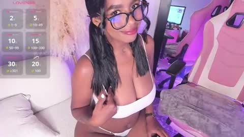  Isa Goddes  online show from 4, 10, 2025