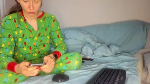 Snapshot of issabelle_69 chatting on 23, 5, 2026 Issabelle online show from 23, 5, 2026