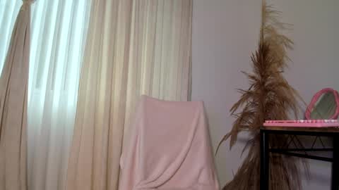 Snapshot of issagodiva chatting on 15, 9, 2025 . . . . online show from 15, 9, 2025
