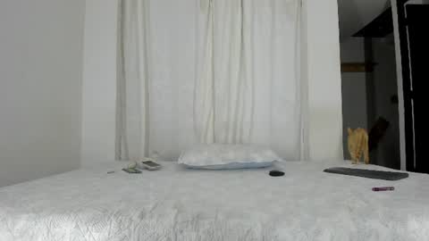 Snapshot of issalovexxx chatting on 16, 6, 2026 Isabella online show from 16, 6, 2026