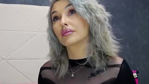 IssaSmyth online show from 28, 2, 2026