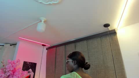 Snapshot of isseymz chatting on 16, 12, 2024 Iseey online show from 16, 12, 2024