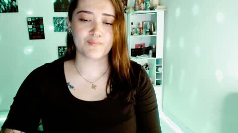 Yiz online show from 8, 12, 2024