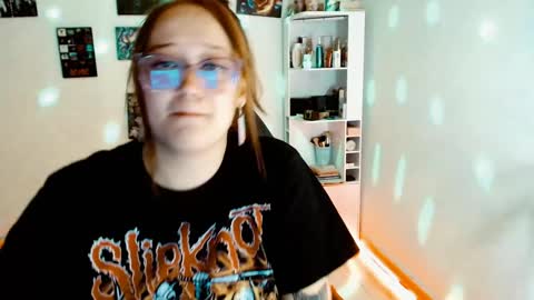 Yiz online show from 21, 12, 2024