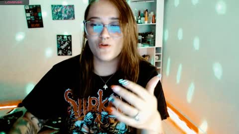 Yiz online show from 1, 2, 2025