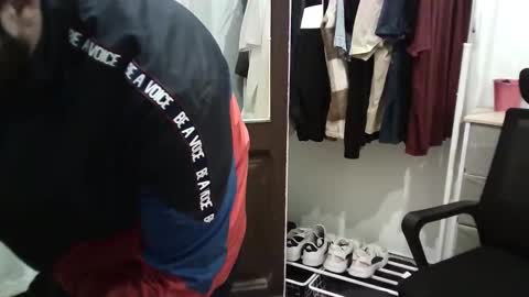 italianboybcn online show from 1, 11, 2025