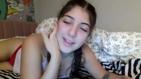 Snapshot of italiankittyx chatting on 13, 10, 2025 ItalianKitty online show from 13, 10, 2025