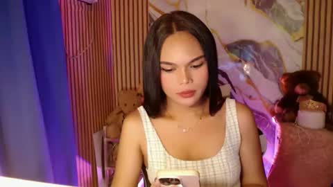 Snapshot of itgirl_cathy chatting on 4, 10, 2025 CathCathy online show from 4, 10, 2025