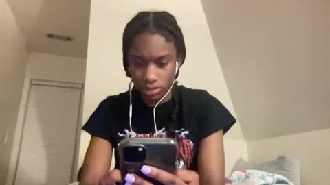 Snapshot of its5iveam chatting on 27, 12, 2024 5ive AM online show from 27, 12, 2024
