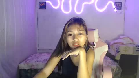 Snapshot of its_andrea chatting on 4, 10, 2025 its andrea online show from 4, 10, 2025