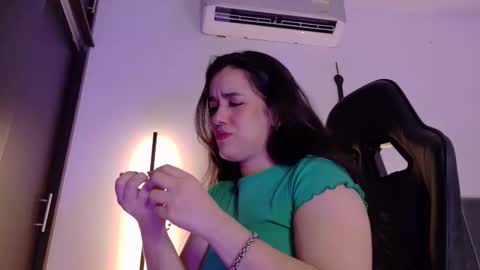 Snapshot of its_bunnyy chatting on 26, 4, 2026 K A R I online show from 26, 4, 2026
