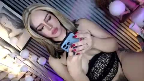 Snapshot of its_me_cataleya chatting on 21, 10, 2025 Cataleya Rogers online show from 21, 10, 2025