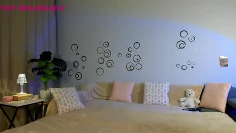 Snapshot of its_nicki_m chatting on 27, 5, 2026 Nicki online show from 27, 5, 2026