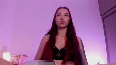 Snapshot of itscamill chatting on 12, 9, 2025 camill online show from 12, 9, 2025