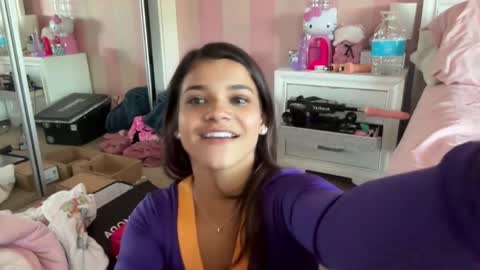 itsdaisypink online show from 10, 4, 2026