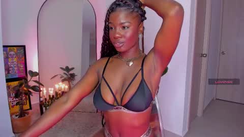 Snapshot of itslau_ chatting on 21, 2, 2025 lau online show from 21, 2, 2025