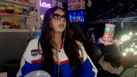 Snapshot of itsnickibabyy chatting on 15, 1, 2025 Nicki Foxx online show from 15, 1, 2025