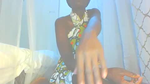 Snapshot of itsqueen_blacq chatting on 14, 9, 2025 Queen blacq online show from 14, 9, 2025