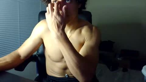 Snapshot of itstarzan chatting on 6, 5, 2026 TARZAN online show from 6, 5, 2026