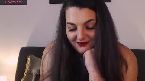 Melissa Khaan online show from 1, 2, 2025