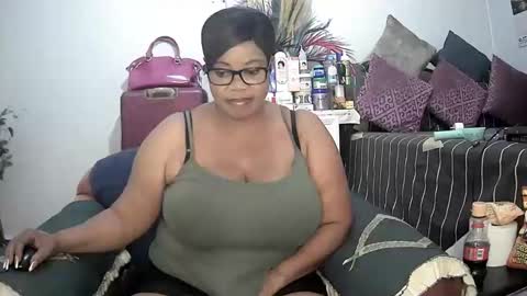 Snapshot of itumeleng74 chatting on 2, 2, 2025 itumeleng74 online show from 2, 2, 2025