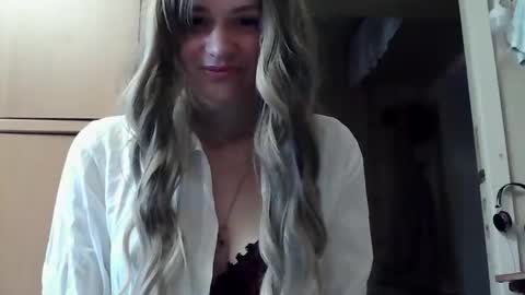 Snapshot of ivetta911 chatting on 21, 10, 2025 ivetta911 online show from 21, 10, 2025