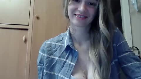 Snapshot of ivetta911 chatting on 25, 10, 2025 ivetta911 online show from 25, 10, 2025