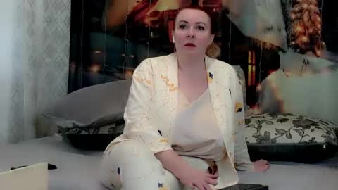 IrennaSplash online show from 4, 1, 2025