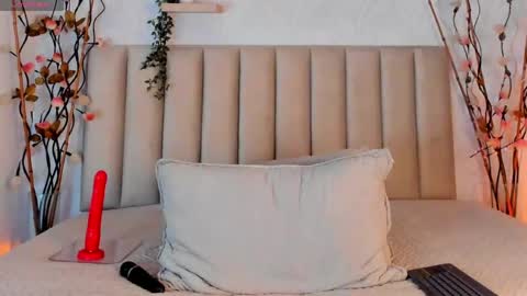 Ivone Adams online show from 18, 4, 2026