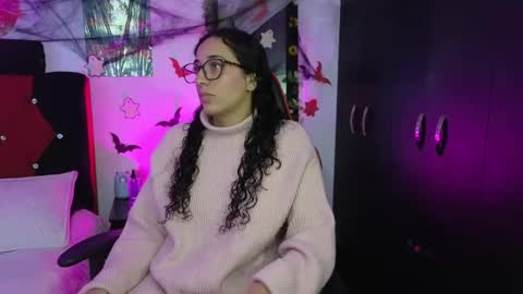 Snapshot of ivonemoon chatting on 8, 10, 2025 ivonemoon online show from 8, 10, 2025