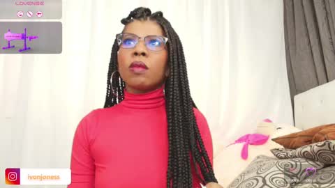 Snapshot of ivonjoness chatting on 24, 2, 2025 Ivon Miss Jones online show from 24, 2, 2025