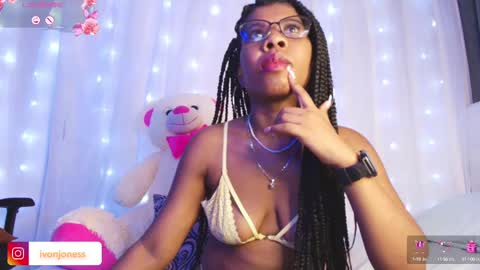 Snapshot of ivonjoness chatting on 8, 3, 2025 Ivon Miss Jones online show from 8, 3, 2025