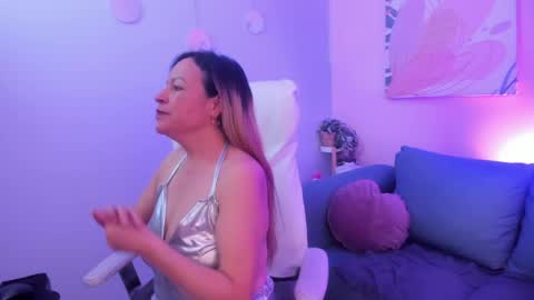 Snapshot of ivonne_4 chatting on 9, 4, 2026 Ivonne online show from 9, 4, 2026