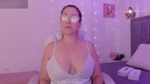 N A T H A L Y   online show from 13, 1, 2026