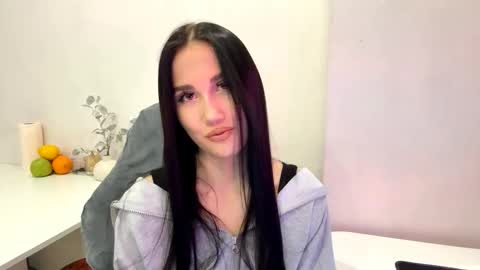 Snapshot of ivoryhochstine chatting on 23, 11, 2025 Nika online show from 23, 11, 2025