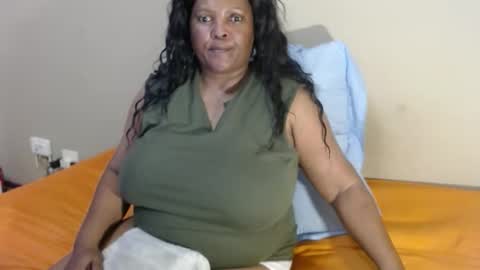 Snapshot of ivorytits48 chatting on 8, 5, 2026 IVORYTITS48 online show from 8, 5, 2026