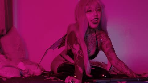 Snapshot of ivvyjoesstar_ chatting on 21, 9, 2025 Kymmkitty online show from 21, 9, 2025